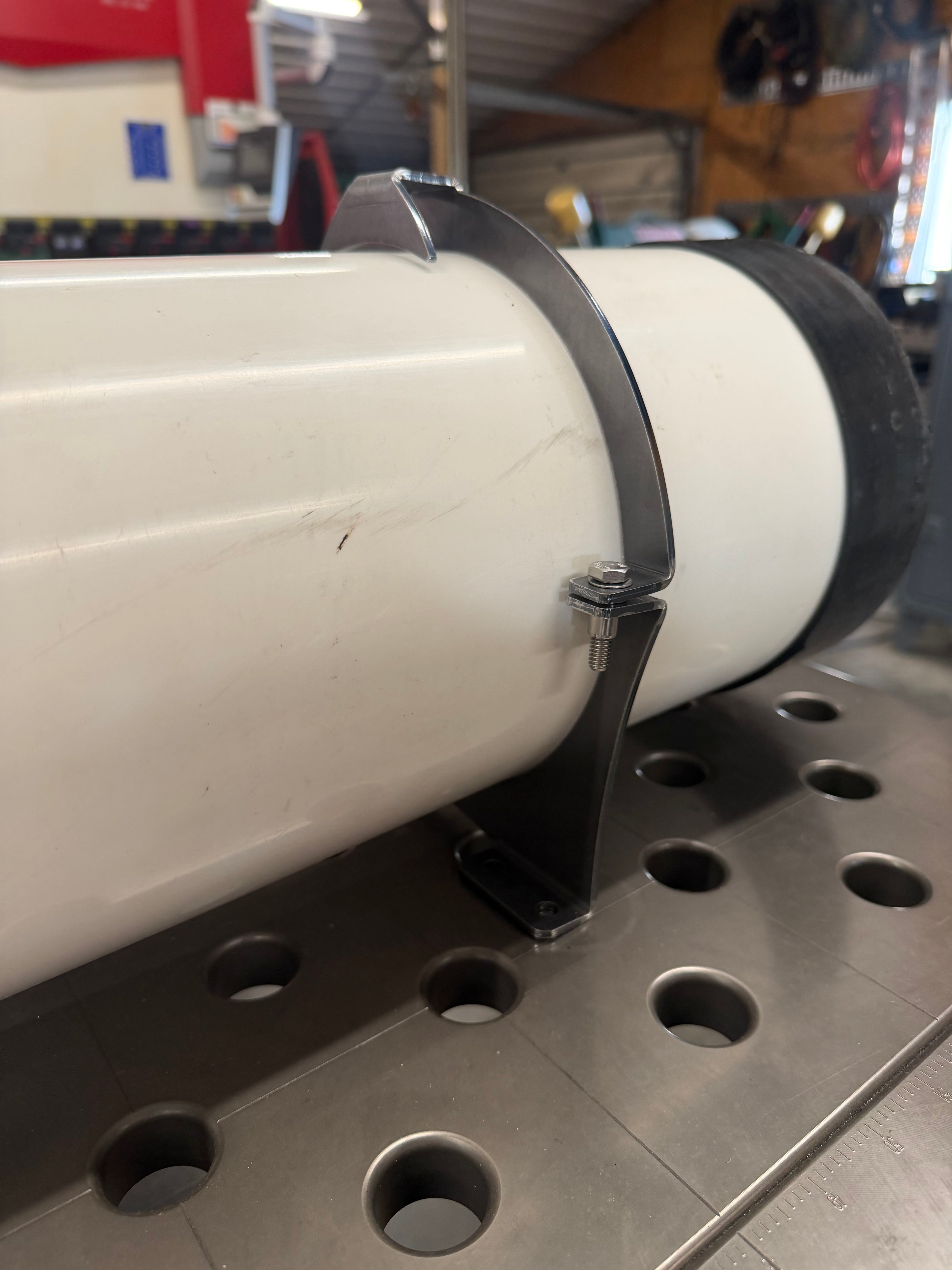 Pipeliner cloud storage tube mounting bracket 8in tube