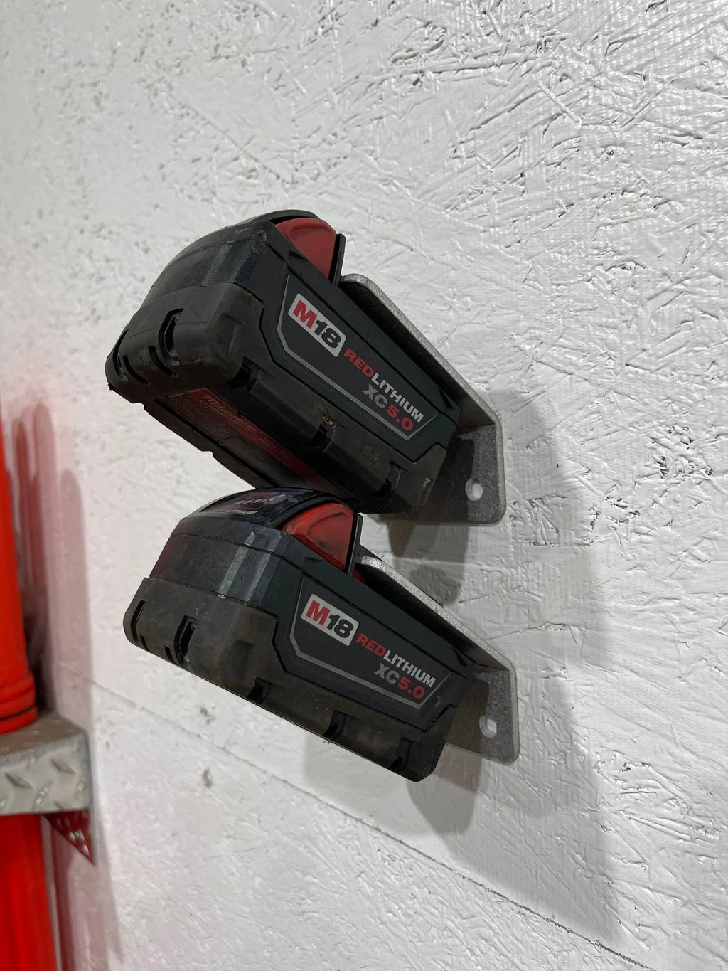 Single Milwaukee m18 battery holder
