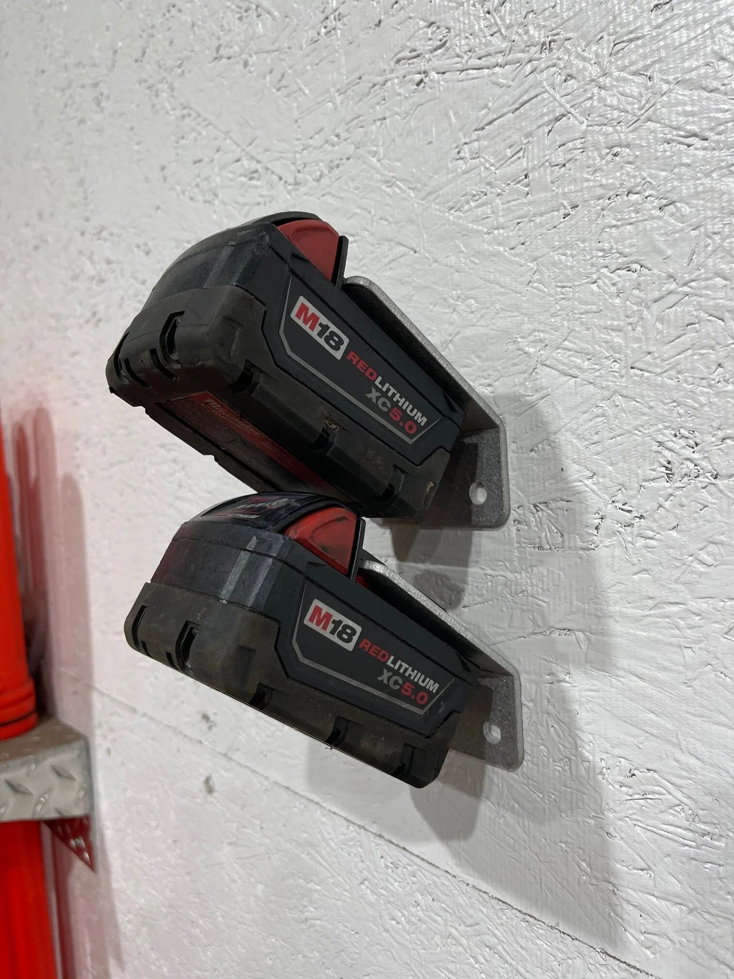 Single Milwaukee m18 battery holder
